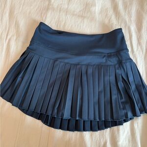 Gold Hinge Pleated Navy Skirt size small